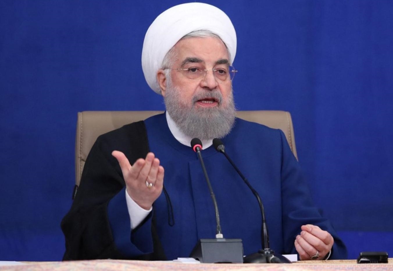 واکنش سایت روحانی به سخنان برخی از نامزدهای انتخابات علیه برجام: شما چه به دست آوردید جز تحریم