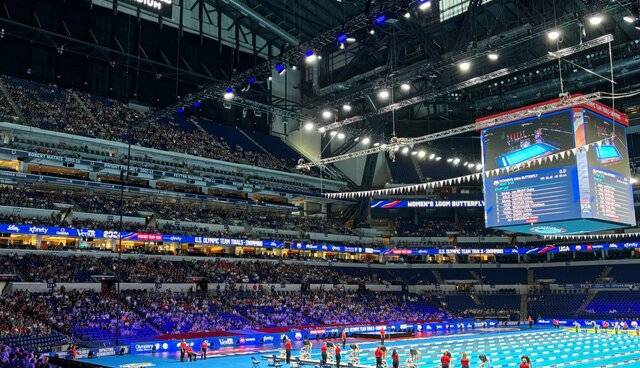 تبدیل شدن ورزشگاه فوتبال آمریکایی به استخر شنای انتخابی المپیک