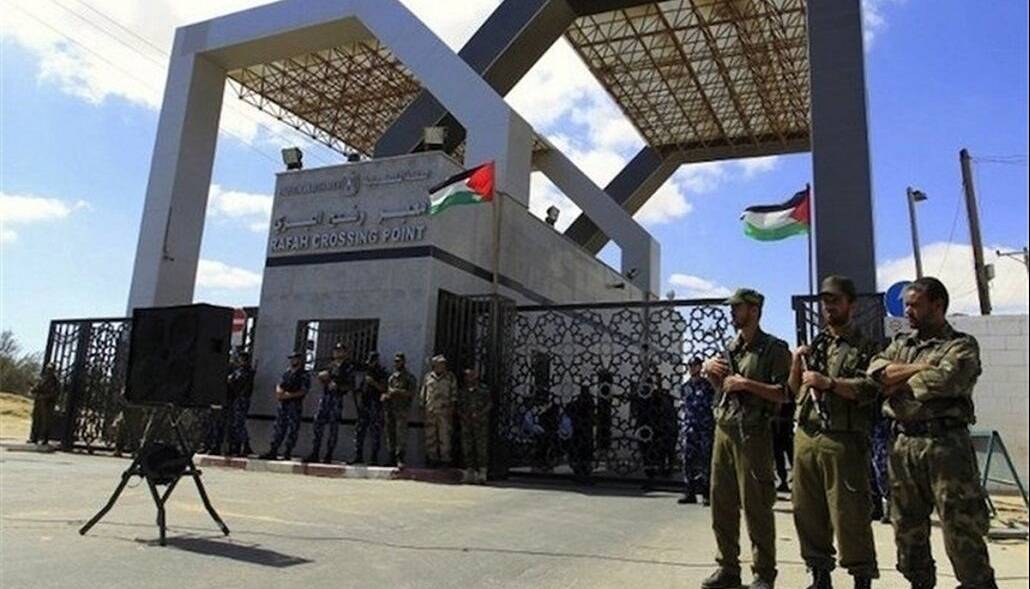 حماس: آتش زدن سالن‌های مسافری گذرگاه رفح توسط اسرائیل «جنایت جنگی» است