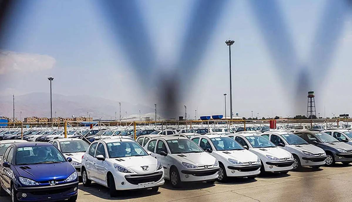 بازار خودرو در سراشیبی؛ ریزش ۲۵ درصدی قیمت خودروهای داخلی 