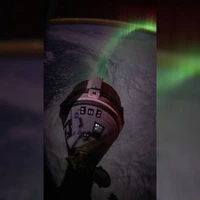 لحظه حیرت‌انگیز تقابل فضاپیمای استارلاینر با شفق قطبی