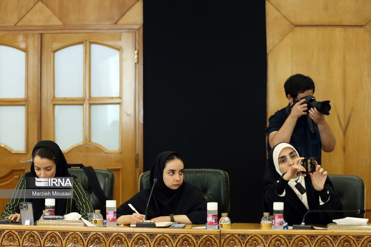 نشست خبری مشترک اعضای دولت