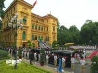 مراسم استقبال رسمی از پوتین توسط رئیس‌جمهور ویتنام در هانوی