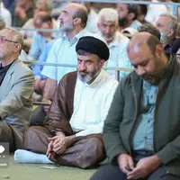 حضور فرزند رهبر انقلاب در نمازجمعه تهران
