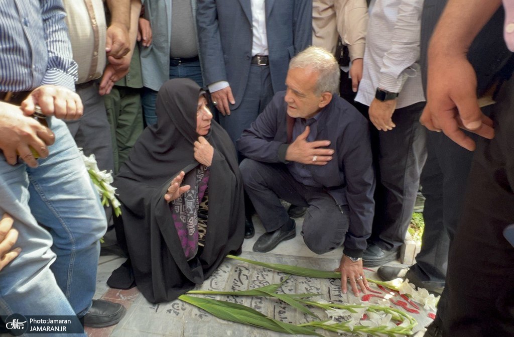 عکس/ پزشکیان وارد شیراز شد