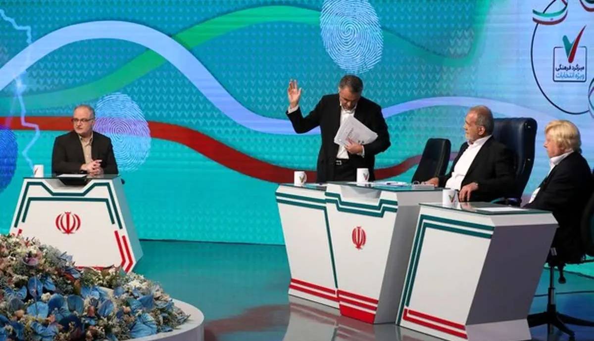 میکروفن قطع شد، اما خاموش نه