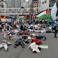 بازسازی قتل عام مردم غزه در خیابان‌های توکیو