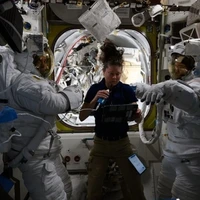 نشتی لباس فضانوردان/ پیاده‌روی فضایی ناسا لغو شد