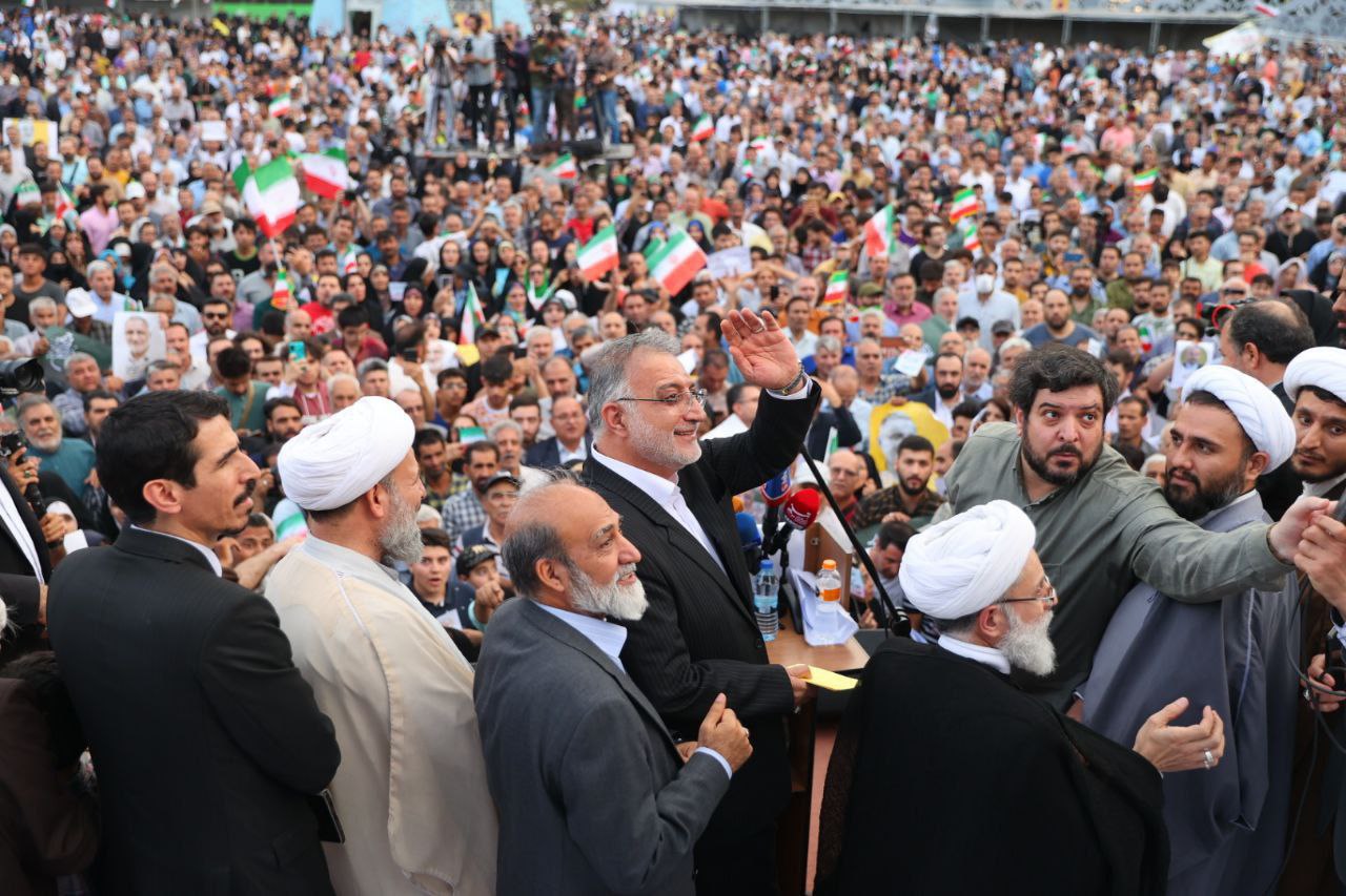 عکس/ تصاویری از تجمع حامیان زاکانی در میدان امام حسین تهران