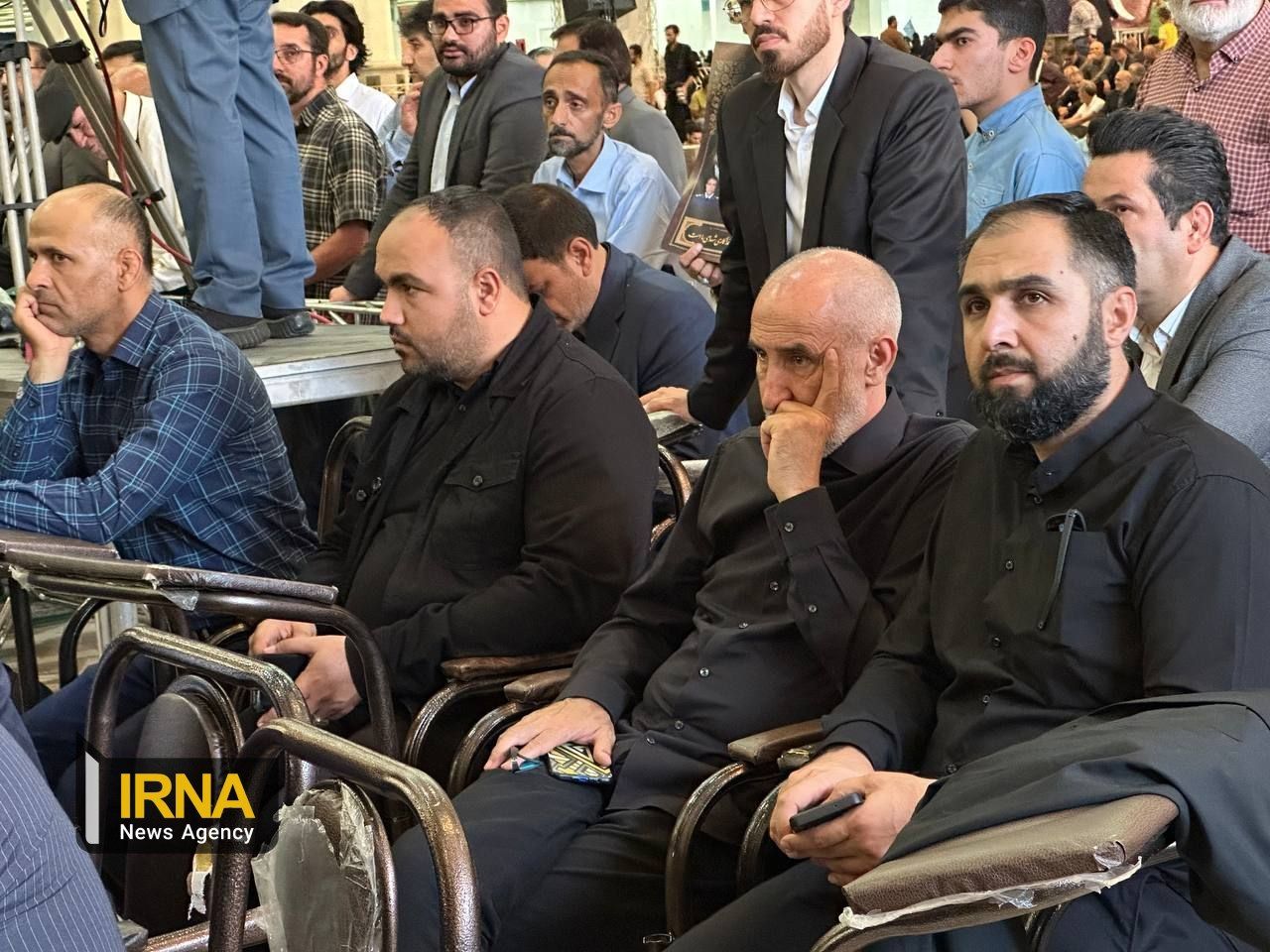 حضور برخی شخصیت‌ها در مراسم بزرگداشت اربعین شهدای خدمت در مصلای تهران