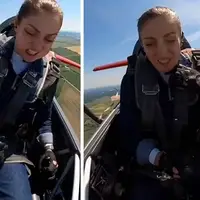 لحظه ترسناک باز شدن سقف کابین و تلاش نفسگیر خلبان زن برای کنترل هواپیما