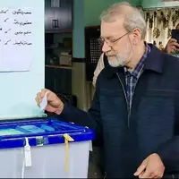 عکس/ علی لاریجانی پای صندوق رای