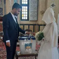  عکس/ حضور عروس داماد تبریزی در پای صندوق رای  