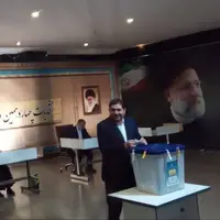 عکس/ حضور محمد مخبر، سرپرست ریاست جمهوری در پای صندوق رای