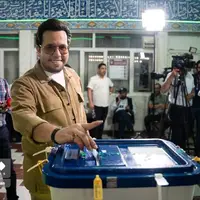 رای دادن حامد سلطانی در مسجد نبی نارمک