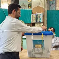عکس/ آذری جهرمی رای خود را به صندوق انداخت