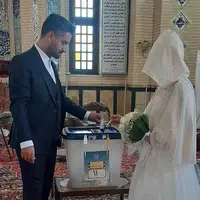 عکس/ حضور عروس داماد تبریزی پای صندوق رأی