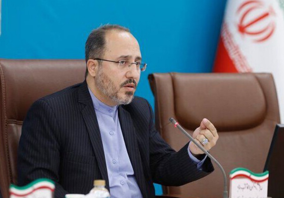رئیس شورای اطلاع رسانی دولت: شهید رئیسی تا آخر مقابل افزایش قیمت بنزین ایستاد