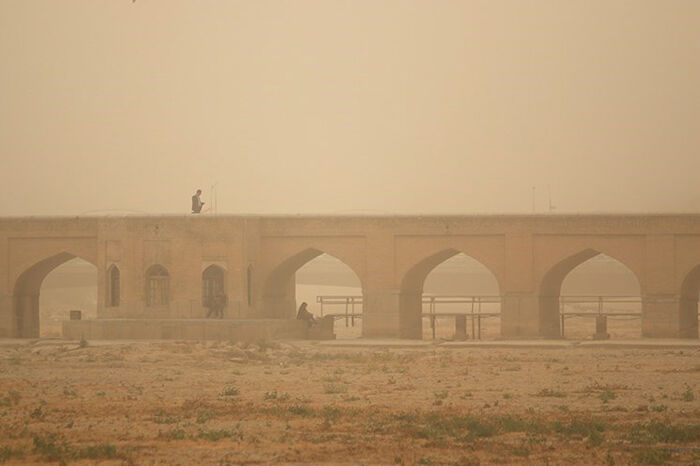 شاخص آلودگی هوای اصفهان در وضعیت «قرمز» قرار گرفت