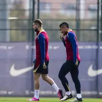 قرارداد دو بازیکن بارسلونا روی هوا