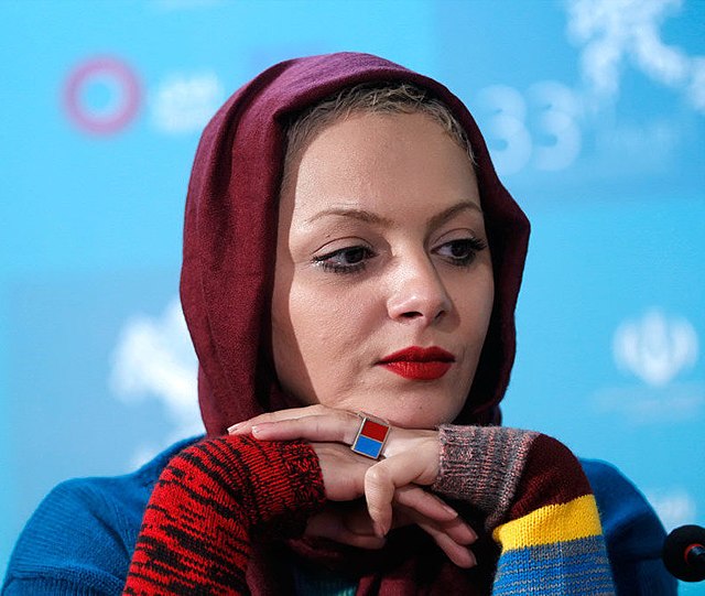 بازیگر زن مشهور بعد از 10سال به ایران بازگشت