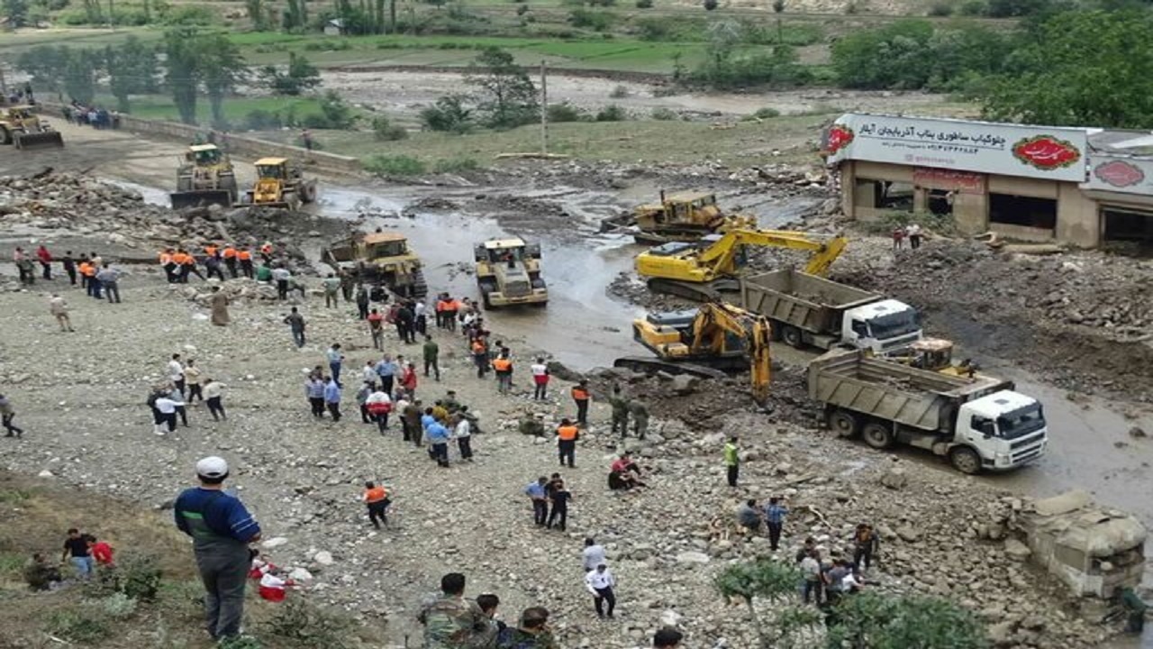 پاکسازی ۵۶ روستای سیل‌زده سوادکوه در حال انجام است
