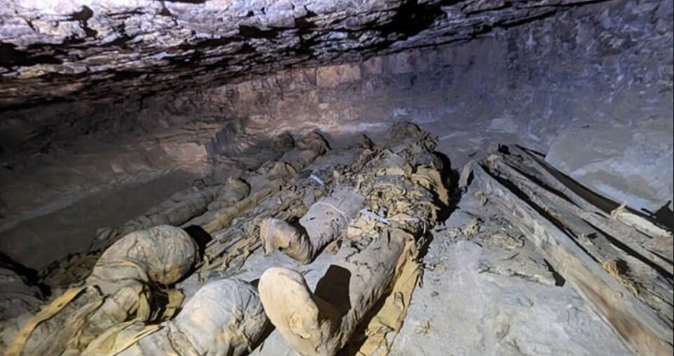 گوناگون/ کشف «شهر مخفی مردگان» با ۳۰۰ مقبره باشکوه و گنجینه‌های ۴۵۰۰ ساله