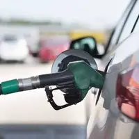 ورود ناگهانی خودرو به جایگاه سوخت 