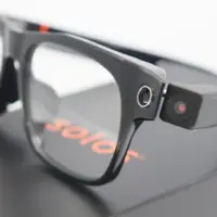 این عینک جمع‌وجور هم دوربین دارد، هم از هوش مصنوعی GPT-4o و جمنای استفاده می‌کند