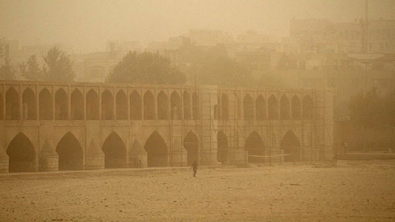 افزایش غلظت آلاینده‌ها، گردوخاک و گرما در اصفهان