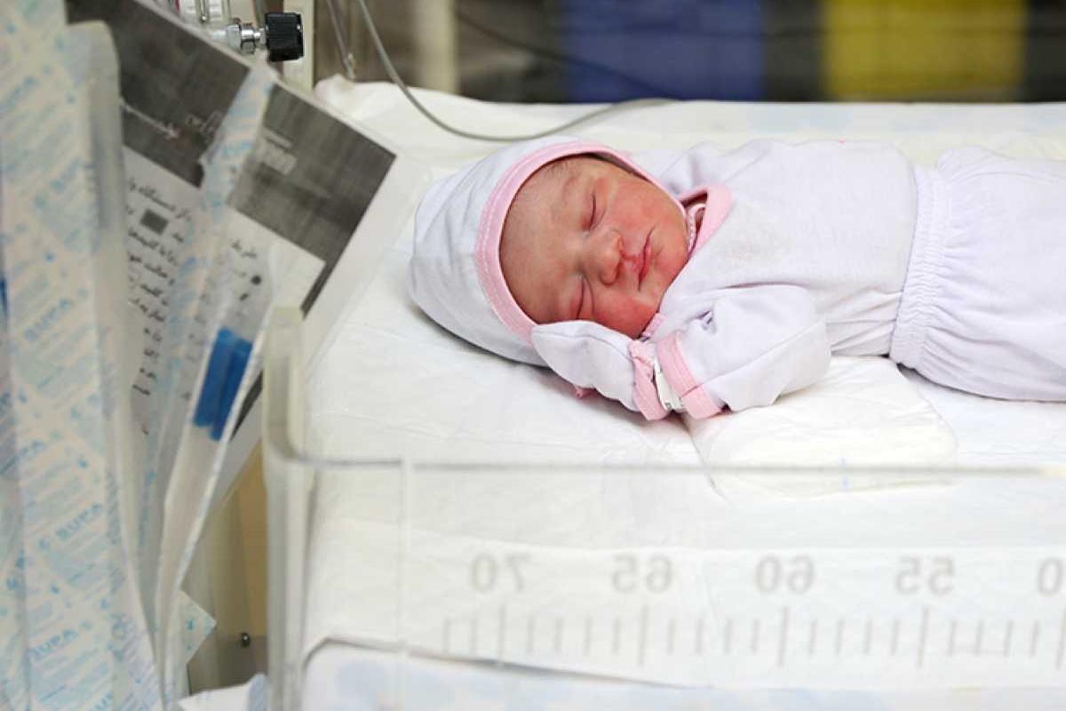 نخستین نوزاد نجات‌یافته از سقط جنین در ساوه به دنیا آمد