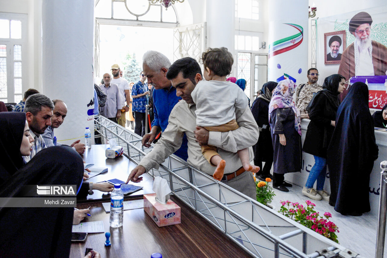 دور دوم انتخابات چهاردهمین دوره ریاست‌جمهوری در آذربایجان‌غربی آغاز شد