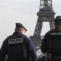 هراس از وقوع ناآرامی‌ها پس از انتخابات؛ وزیر کشور فرانسه از استقرار ۳۰ هزار پلیس خبر داد