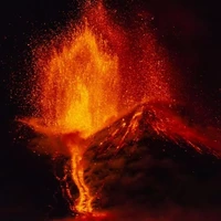 زیبایی و هیبت بلندترین آتشفشان اروپا هنگام فوران