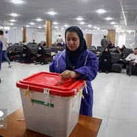 عکس/ صندوق سیار رای در بیمارستان گلستان اهواز