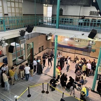 حسینیه جماران از نمای بالا؛ انتظار مردم در صف رای 