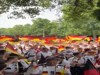 هواداران آلمان در مسیر استادیوم اشتوتگارت آرِنا برای بازی امشب مقابل اسپانیا