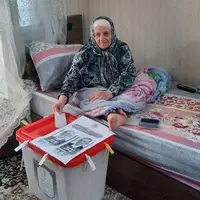 عکس/ صندوق سیار در منزل مادر شهید حسین ایشانی