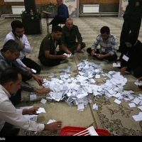 عکس/ شمارش آرای مرحله دوم انتخابات در همدان و اصفهان