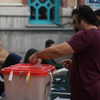 عکس/ ساعات پایانی انتخابات در حسینیه ارشاد