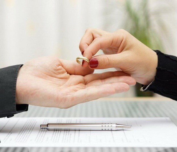 طلاق به‌خاطر نبردن صبحانه به تختخواب همسر!