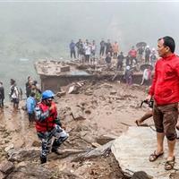 قربانیان سیل و  رانش زمین در نپال به ۶۲ نفر رسید