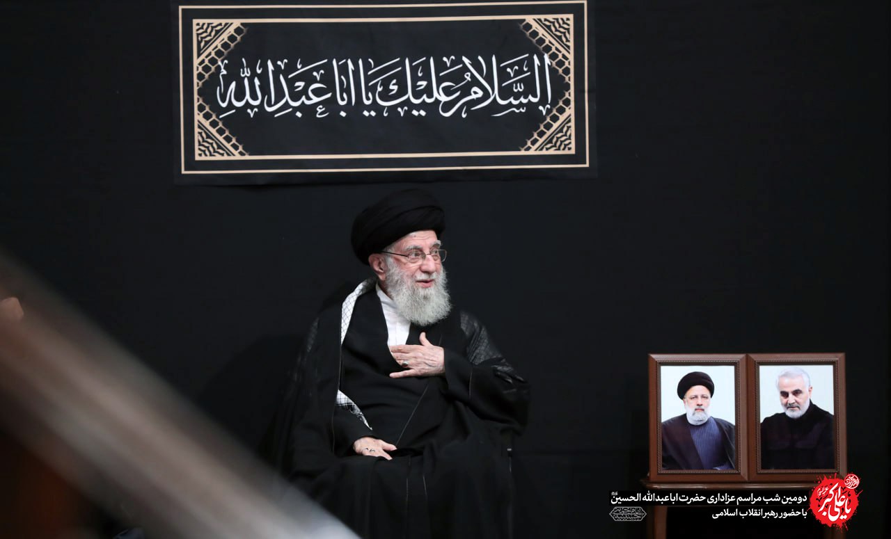 عکس/ تصاویری از عزاداری حضرت ابا عبدلله الحسین باحضور رهبر انقلاب اسلامی در حسینیه امام خمینی 