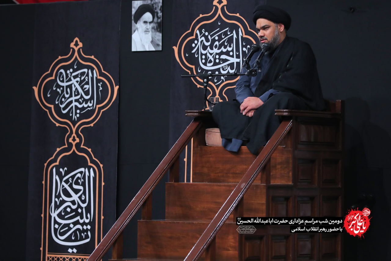 عکس/ تصاویری از عزاداری حضرت ابا عبدلله الحسین باحضور رهبر انقلاب اسلامی در حسینیه امام خمینی 