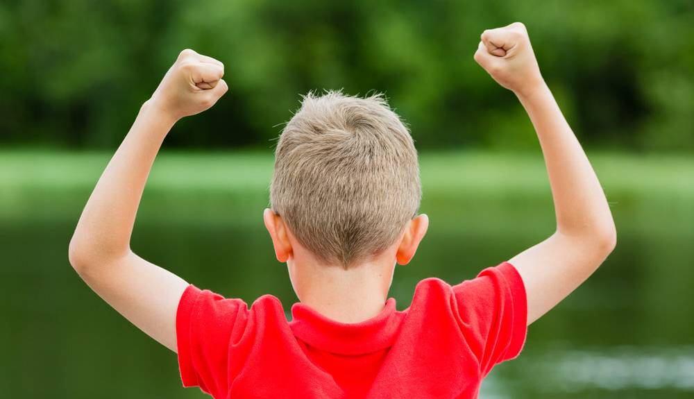 4 راهکار افزایش عزت نفس کودکان بیش فعال