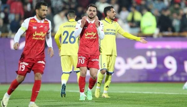 اصرار دو باشگاه خارجی برای جذب ستاره پرسپولیس و بیاطلاعی باشگاه