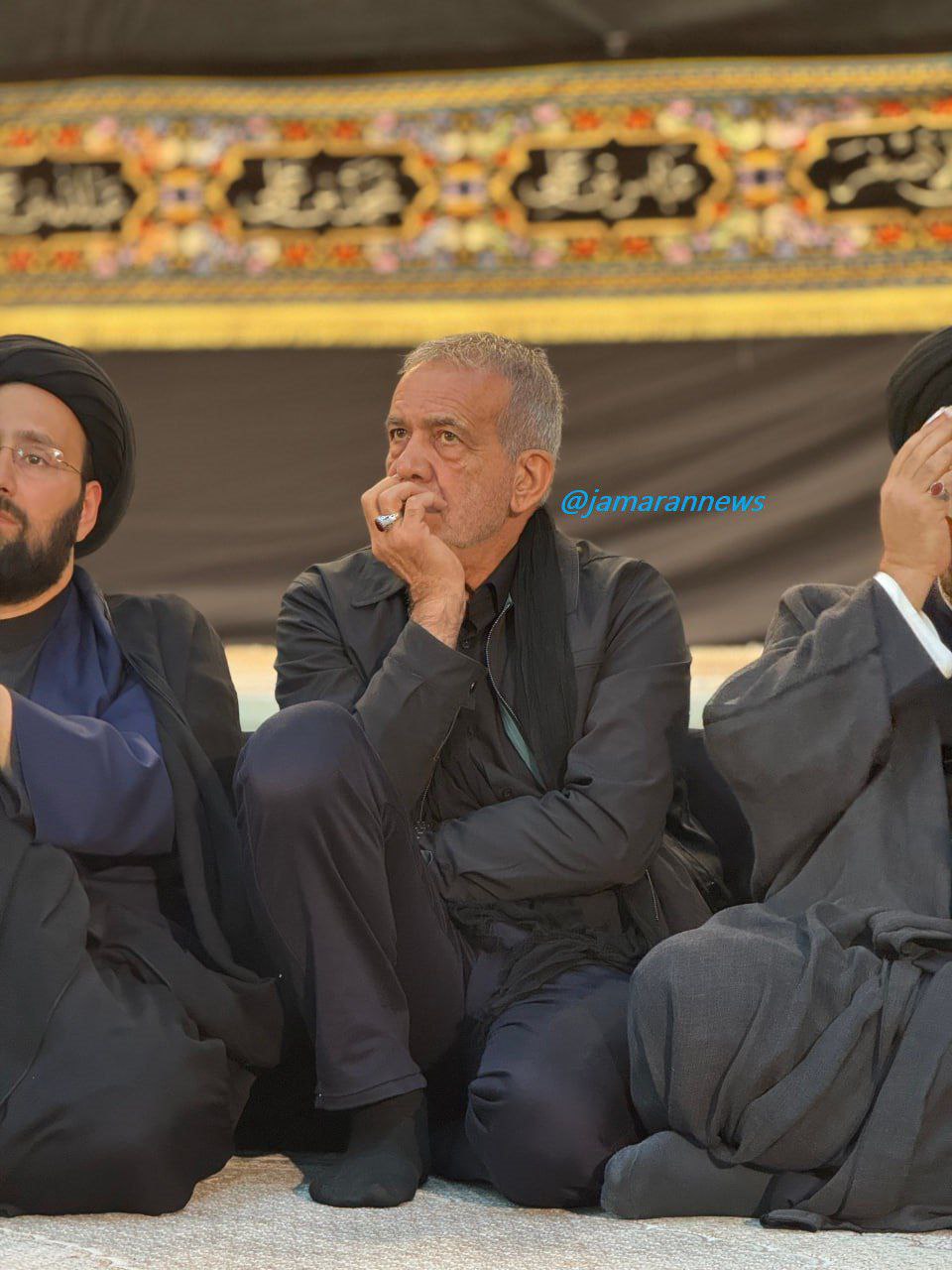 عکس/ حضور مسعود پزشکیان در مراسم شب عاشورای حسینی، حرم امام خمینی