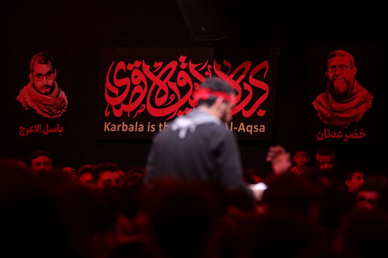 یاد دو شهید فلسطینی در هیئت حاج مهدی رسولی