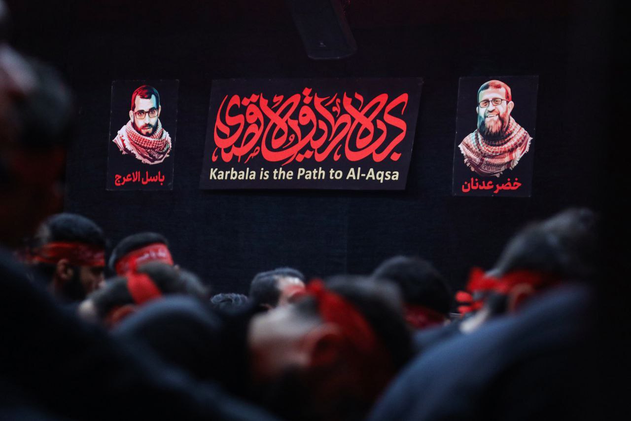 یاد دو شهید فلسطینی در هیئت حاج مهدی رسولی