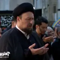 اقامه نماز ظهر عاشورا توسط سیدحسن خمینی در حرم امام(ره)